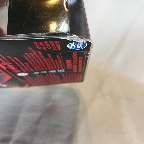 Batman Penguin Action Figure - Picture 3 of 3